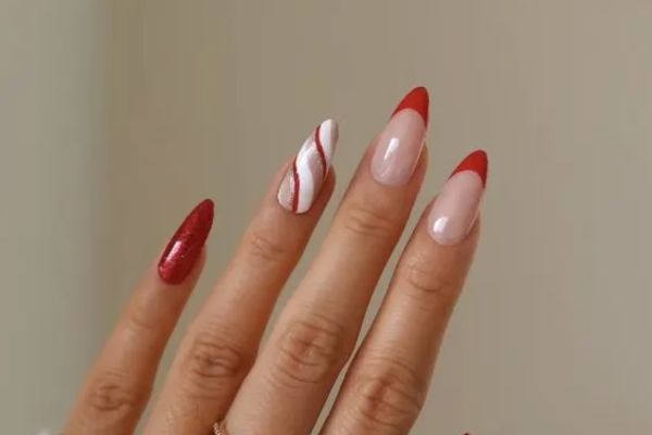 Candy Cane Striped Nails